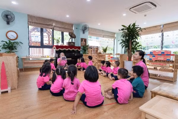 Trẻ tự tin-hòa nhập năng động với giáo viên nước ngoài