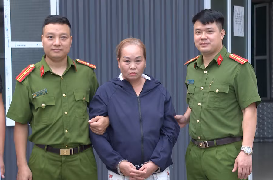 Nguyễn Thị Hoa bị bắt sau 27 năm trốn nã về tội “Lạm dụng tín nhiệm chiếm đoạt tài sản”. (Ảnh: CATH)