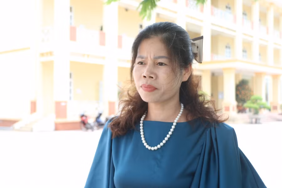 Cô Trần Thị Mai - Chủ tịch Hội đồng thi tuyển sinh vào lớp 10 Trường THPT Mỹ Lộc.