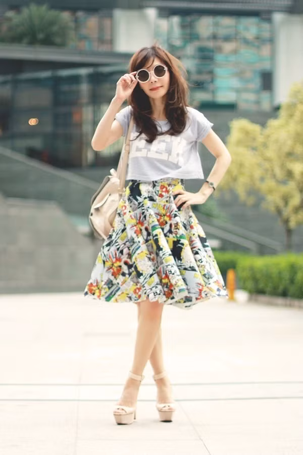 4 cách phối đồ với chân váy hoa xòe siêu xinh ảnh 2