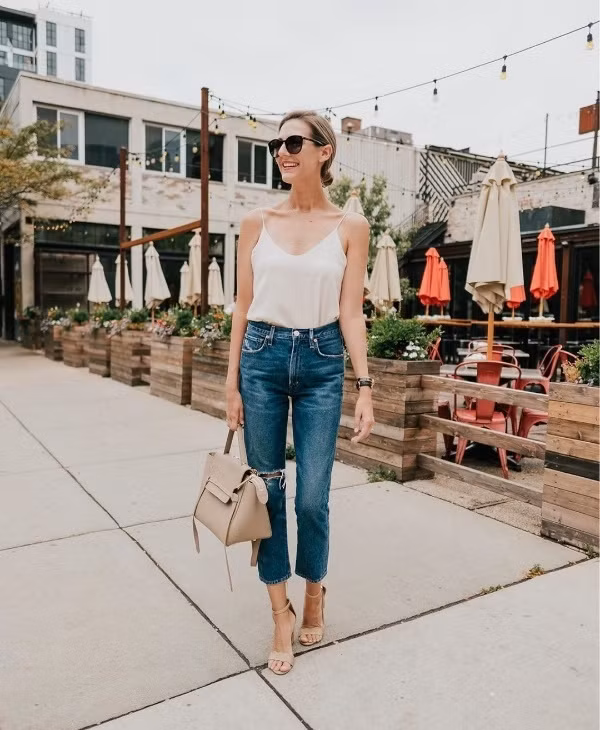 Set đồ đơn giản đẹp “ngút ngàn” cho nàng diện mùa nóng ảnh 1 Instagram tuần qua; mùa hè vẫn vô tư diện quần jean với những cách mix đơn giản mà trẻ trung