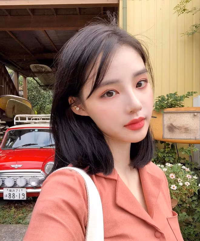 Loạt hot girl Hàn Quốc giống nhau đến mức khó phân biệt ảnh 11 Loat hot girl Han Quoc giong nhau khien dan mang kho long phan biet hinh anh 11
