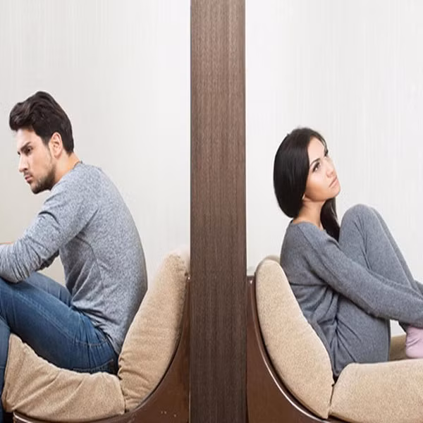 Ngủ riêng không phải là cách khôn ngoan xử lý xung đột (hình minh họa).