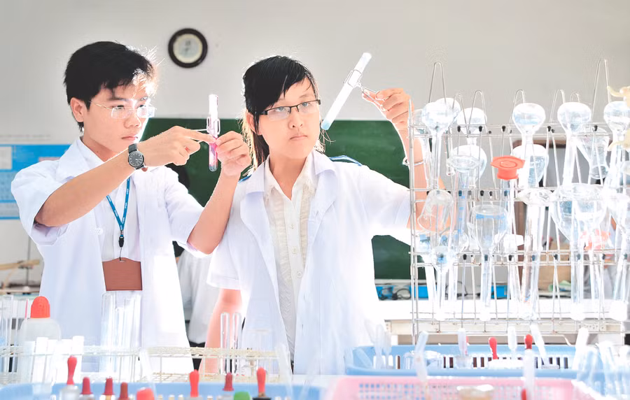 Nghiên cứu khoa học cần đặt trọng tâm vào các lĩnh vực mũi nhọn Nghiên cứu khoa học cần đặt trọng tâm vào các lĩnh vực mũi nhọn