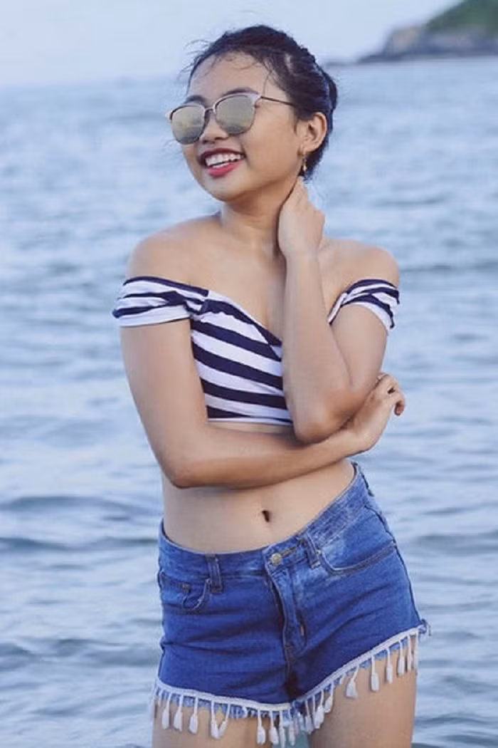 Phuong My Chi thay doi the nao sau khi bi chi trich mac goi cam, khong phu hop voi lua tuoi? hinh anh 2