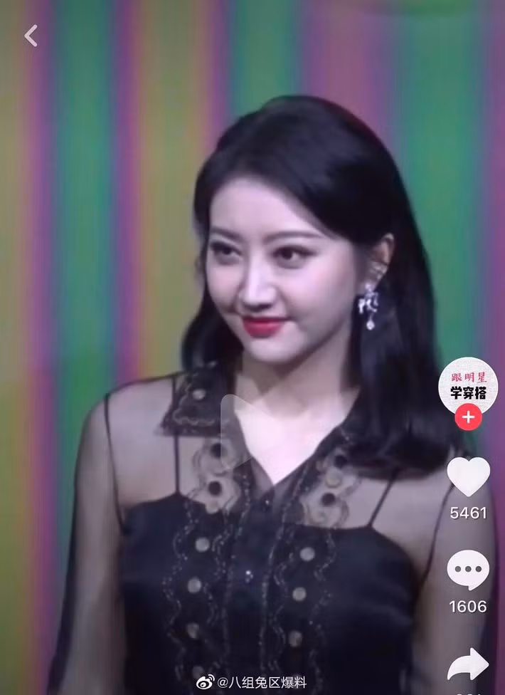 “Đệ nhất mỹ nữ Bắc Kinh” Cảnh Điềm gây sốc với gương mặt béo tròn già nua, khác hẳn ảnh đã chỉnh sửa ngọt ngào - Ảnh 7.