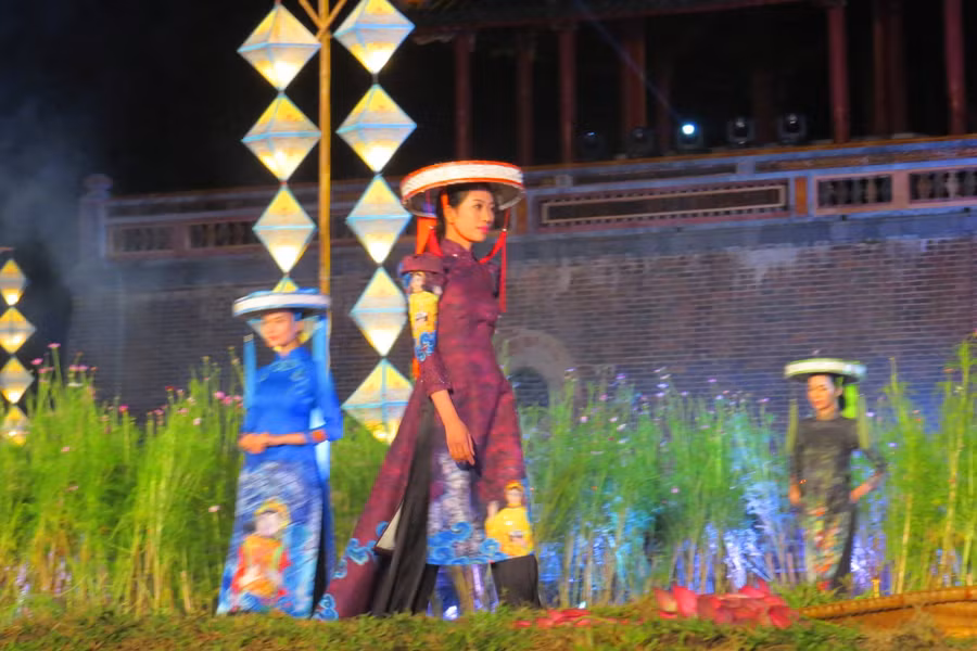Bộ sưu tập của nhà thiết kế Trần Thanh Mẫn
