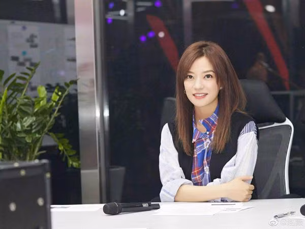 dung tin anh tren mang: trieu vy ngoai doi va khi qua chinh sua khac mot troi mot vuc - 6