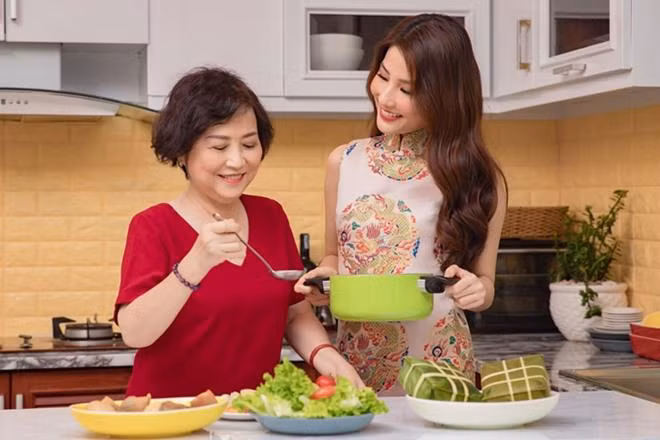 Nghẹn lòng ký ức những bữa cơm mẹ nấu của Diễm My 9x ảnh 8 me diem my mat dot ngot, ky uc nhung bua com me nau la dieu nghen long nhat - 9