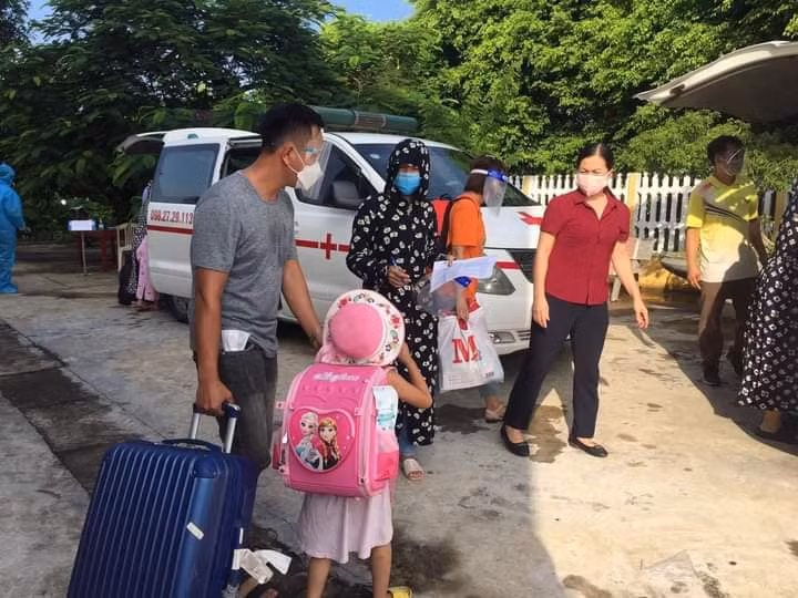 Hơn 30 học sinh lớp 1 ở Hải Hậu thực hiện cách ly tập trung.
