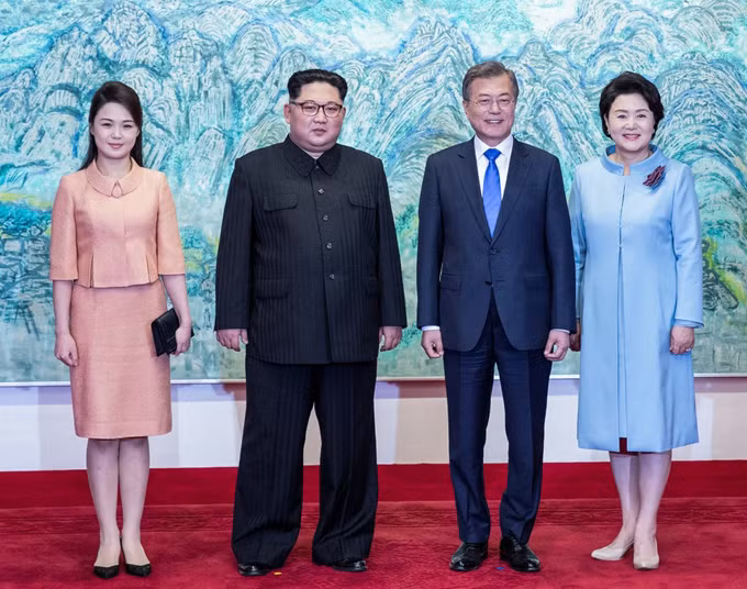 Gu thời trang tiên phong của phu nhân ông Kim Jong-un - 9