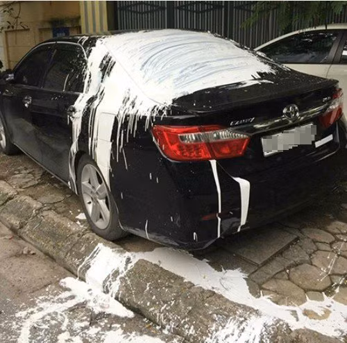 Xe ai trắng quá nhìn không ra. Xe ai trắng quá nhìn không ra.