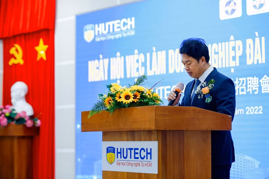Ông Hank Han, Chủ nhiệm Văn phòng Kinh tế - Văn hóa Đài Bắc tại TPHCM phát biểu tại ngày hội.