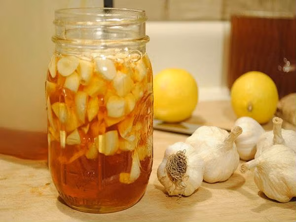 Tỏi ngâm mật ong: 
