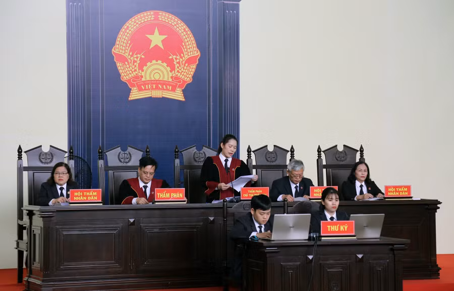 Chủ tọa phiên tòa tuyên án chiều 30/11