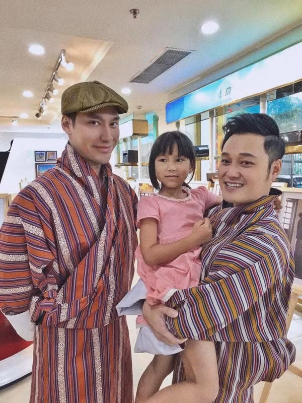 Quang Vinh và Lý Quí Khánh công khai hẹn hò? ảnh 6 Rủ nhau check-in cùng địa điểm, Quang Vinh và Lý Quí Khánh công khai hẹn hò? ảnh 6