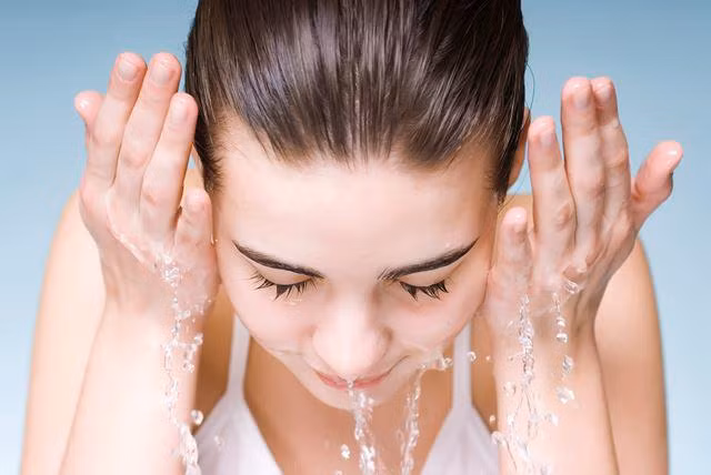 Xuất hiện chớp nhoáng trong đoạn phóng sự, nữ sinh Hà Nội bỗng nổi như cồn vì quá đẹp ảnh 5