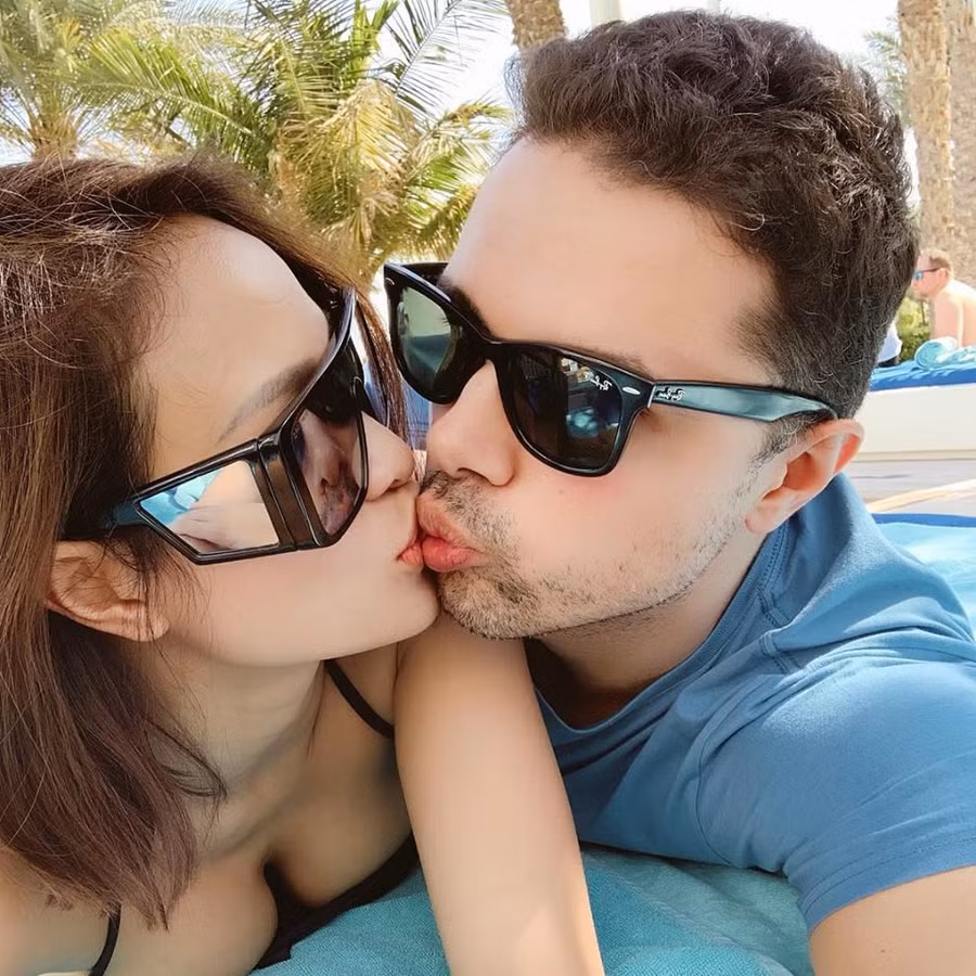 Lộ gia thế siêu khủng của chồng Tây siêu mẫu Phương Mai: Đẹp trai, con nhà giàu, giám đốc một tập đoàn tư vấn tài chính đình đám - Ảnh 8. Lộ gia thế siêu khủng của chồng Tây siêu mẫu Phương Mai: Đẹp trai, con nhà giàu, giám đốc một tập đoàn tư vấn tài chính đình đám - Ảnh 8.