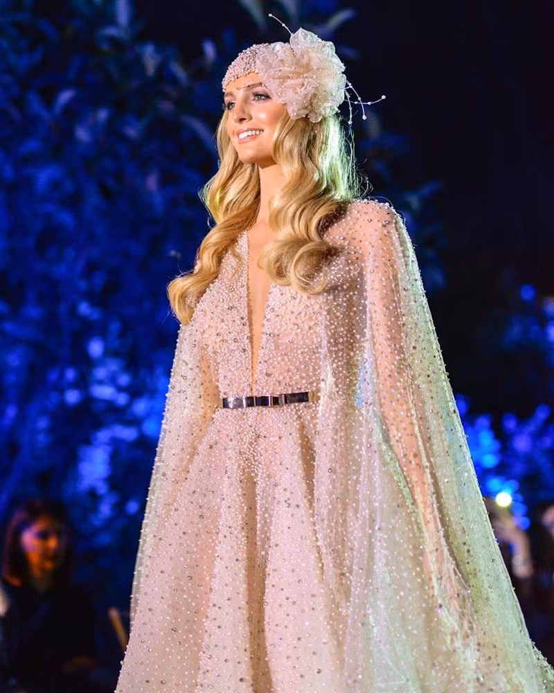 Lộ diện tiên nữ giáng trần trực tiếp đe dọa khả năng intop của Hoàng Thùy tại Miss Universe 2019-11