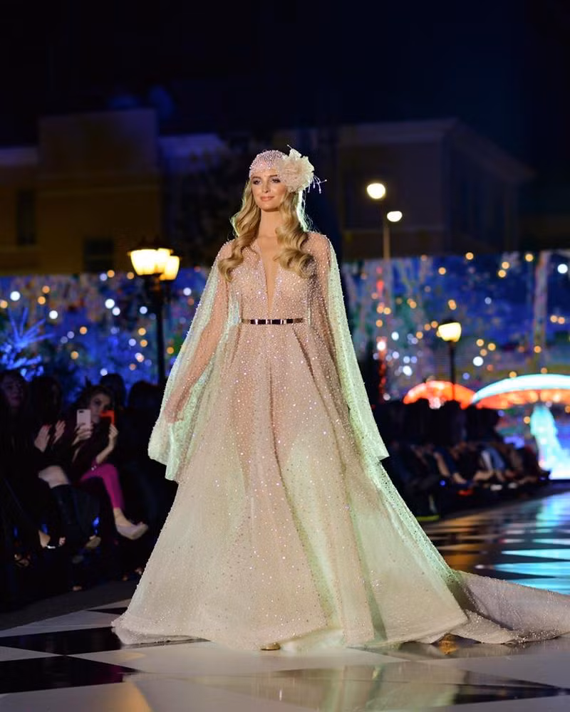 Lộ diện tiên nữ giáng trần trực tiếp đe dọa khả năng intop của Hoàng Thùy tại Miss Universe 2019-10