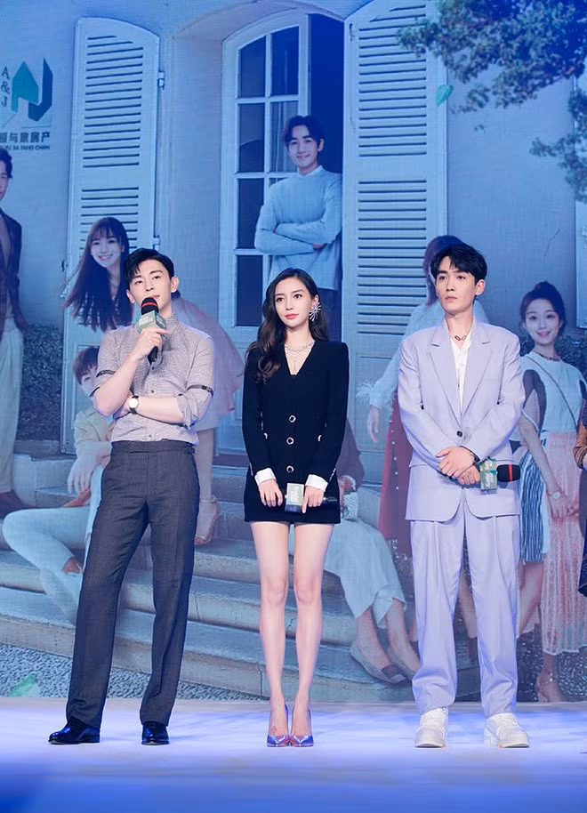 Lộ ảnh chụp chưa qua photoshop, thân hình của Angela Baby bất ngờ gây sốt cộng đồng mạng - Ảnh 1