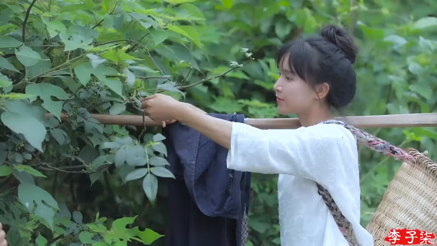 Sự thật phía sau cuộc sống tiên cảnh vạn người ao ước của “Tiên nữ đồng quê” Lý Tử Thất ảnh 13 Sự thật phía sau cuộc sống tiên cảnh vạn người ao ước của “Tiên nữ đồng quê” Lý Tử Thất ảnh 13