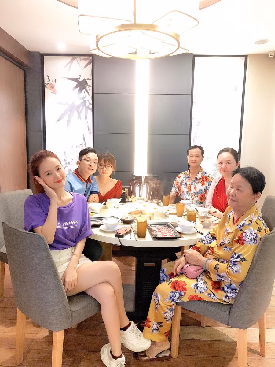 Midu khoe ảnh cậu em trai bảnh bao, giống chị như đúc ảnh 3