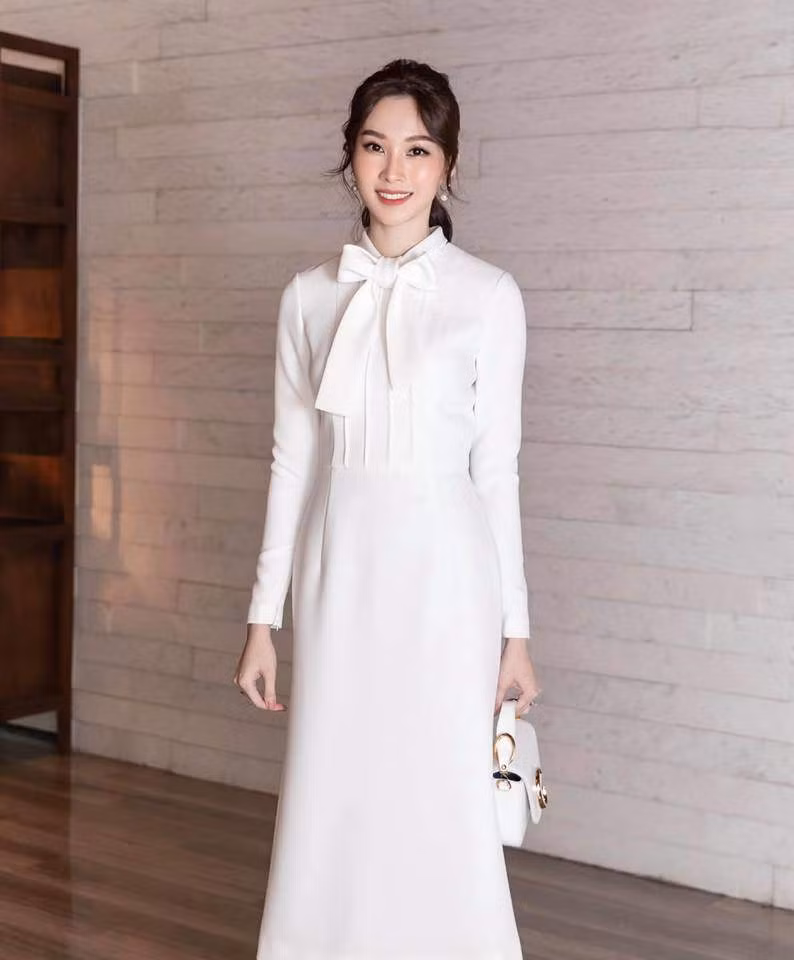 Mở tủ đồ của Hoa hậu Đặng Thu Thảo, ai cũng bất ngờ vì thấy điều này ảnh 7 dang thu thao: nang hoa hau so huu tu do khong co gi ngoai trang va den - 7