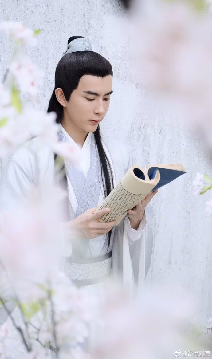 Top 5 nam thần cổ trang Hoa Ngữ khiến fan nữ điêu đứng nửa đầu 2019: Số 3 nổi nhất và cũng bị "xỉ vả" nhiều nhất! - Ảnh 12. Top 5 nam thần cổ trang Hoa Ngữ khiến fan nữ điêu đứng nửa đầu 2019: Số 3 nổi nhất và cũng bị "xỉ vả" nhiều nhất! - Ảnh 12.