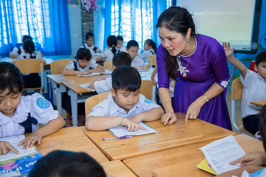 Áp lực sĩ số là bài toán khó để xây dựng trường đạt chuẩn tại đô thị lớn