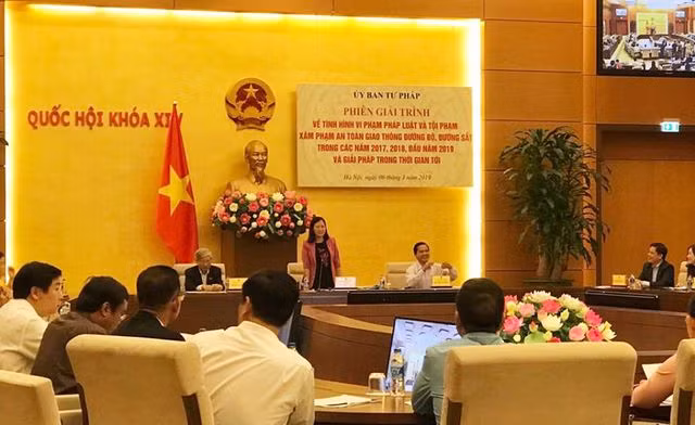 Chất vấn Bộ Công an, Bộ GTVT về tình trạng lái xe dùng ma tuý, mua bằng lái - 1
