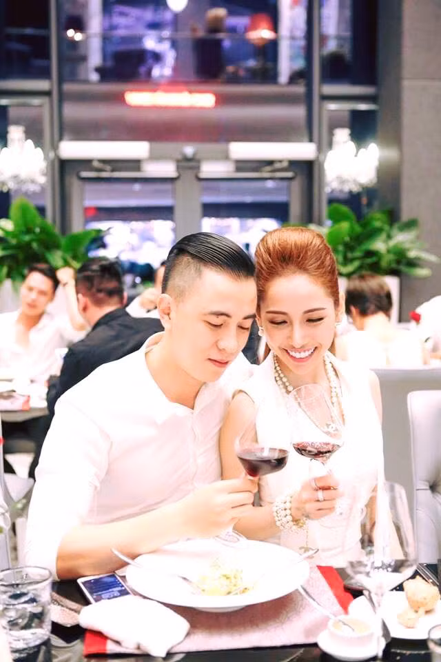 Từ bỏ công việc kiếm cả tỷ mỗi tháng, ông chồng này khiến bao đàn ông tham vọng phải tỉnh: 