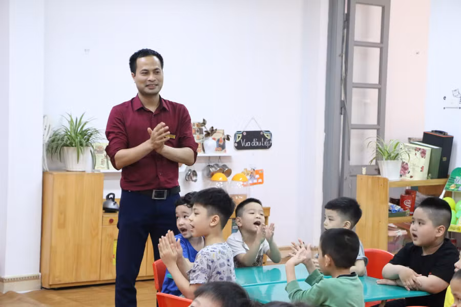 Với thầy Toàn, để trẻ quý mến thì người giáo viên phải thực sự tâm huyết với nghề.