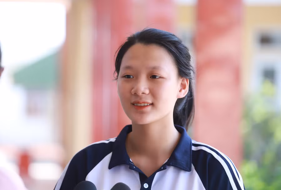 Nữ sinh Vũ Thị Phương Anh có niềm đam mê với Giáo dục Mầm non và quyết tâm chinh phục mục tiêu này. Ảnh: Đình Tuệ. Nữ sinh Vũ Thị Phương Anh có niềm đam mê với Giáo dục Mầm non và quyết tâm chinh phục mục tiêu này. Ảnh: Đình Tuệ.