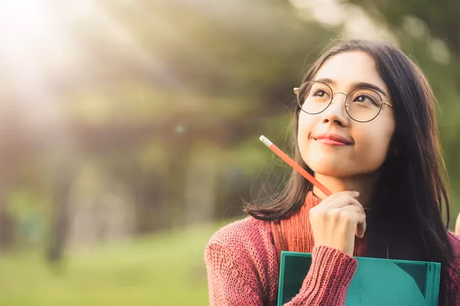 Đôi khi cách tốt nhất để dạy con một kỹ năng sống quan trọng là làm mẫu nó trong cuộc sống của chính bạn. (Ảnh: ITN).