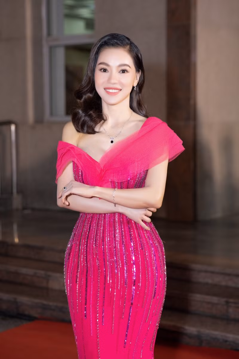 “Bà trùm Hoa hậu” Phạm Kim Dung.