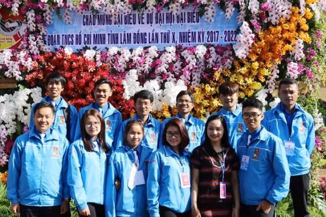 Touneh Êmira tham dự Đại hội Đoàn tỉnh Lâm Đồng Touneh Êmira tham dự Đại hội Đoàn tỉnh Lâm Đồng