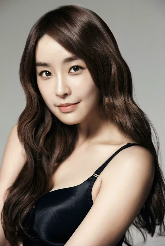 Loạt mỹ nhân điêu đứng vì bê bối tình dục rúng động showbiz hình ảnh 11 loat my nhan dieu dung vi be boi tinh duc rung dong showbiz hinh anh 11