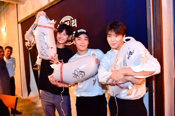 Bê bối rúng động của Seungri (Big Bang): Thủ tướng Hàn Quốc yêu cầu cảnh sát điều tra làm rõ - Ảnh 2. Bê bối rúng động của Seungri (Big Bang): Thủ tướng Hàn Quốc yêu cầu cảnh sát điều tra làm rõ - Ảnh 2.