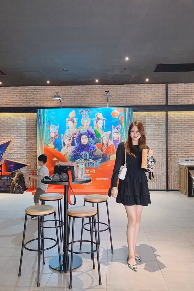 Những nữ sinh từng nổi đình đám một thời bây giờ ra sao? - Ảnh 11. Những nữ sinh từng nổi đình đám một thời bây giờ ra sao? - Ảnh 11.
