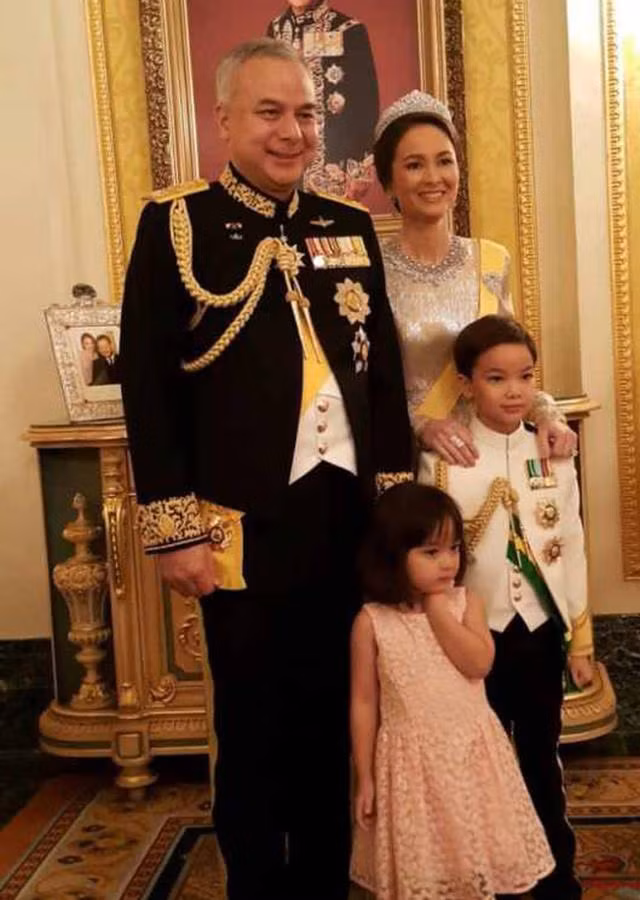 Chân dung tiểu công chúa Malaysia xinh đẹp đang "làm mưa làm gió" trên mạng xã hội ảnh 2 chan dung tieu cong chua malaysia cuc xinh dep va dang yeu, dang 'lam mua lam gio' tren mxh - 2