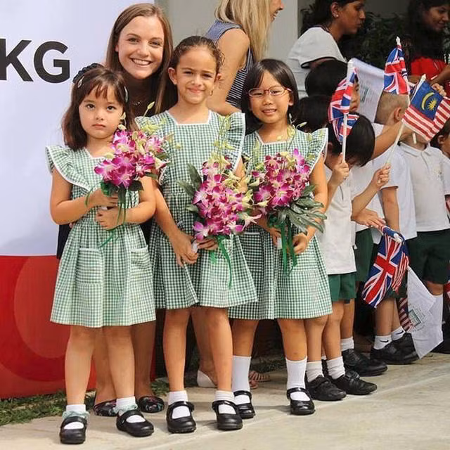 Chân dung tiểu công chúa Malaysia xinh đẹp đang "làm mưa làm gió" trên mạng xã hội ảnh 7 chan dung tieu cong chua malaysia cuc xinh dep va dang yeu, dang 'lam mua lam gio' tren mxh - 7