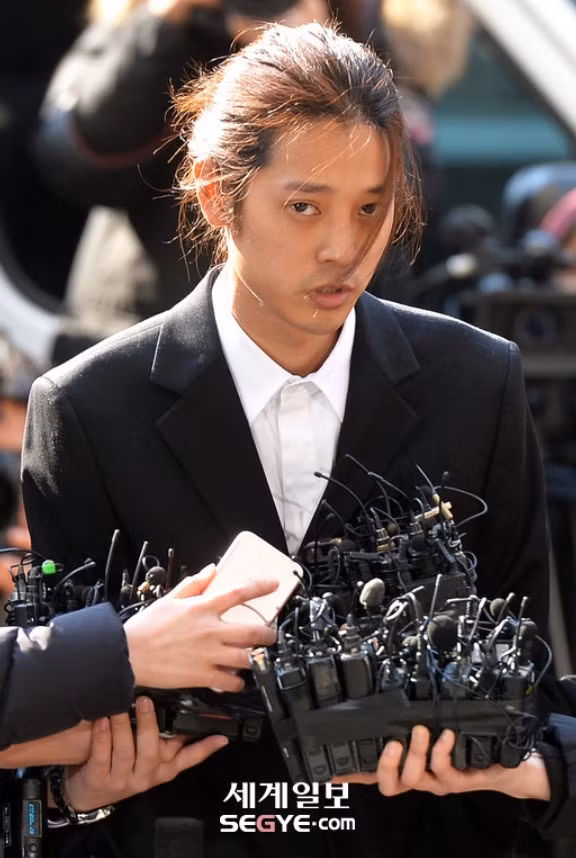 Diễn biến mới vụ các cô gái bị sao Hàn quay lén clip tình dục hình ảnh 1 dien bien moi vu cac co gai bi sao han quay len clip tinh duc hinh anh 1