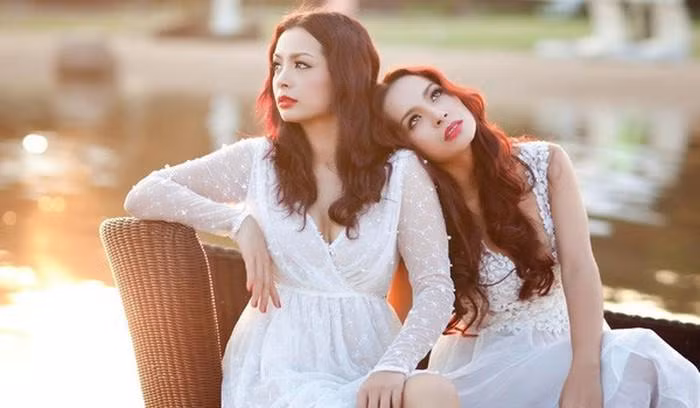 ly ky chi em song sinh thuy hang - thuy hanh mang thai cung luc, sinh cung nam - 3