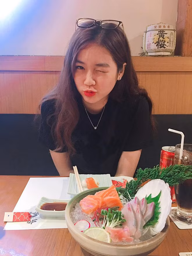 Những nữ sinh từng nổi đình đám một thời bây giờ ra sao? - Ảnh 13. Những nữ sinh từng nổi đình đám một thời bây giờ ra sao? - Ảnh 13.