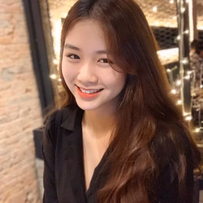 Những nữ sinh từng nổi đình đám một thời bây giờ ra sao? - Ảnh 12. Những nữ sinh từng nổi đình đám một thời bây giờ ra sao? - Ảnh 12.
