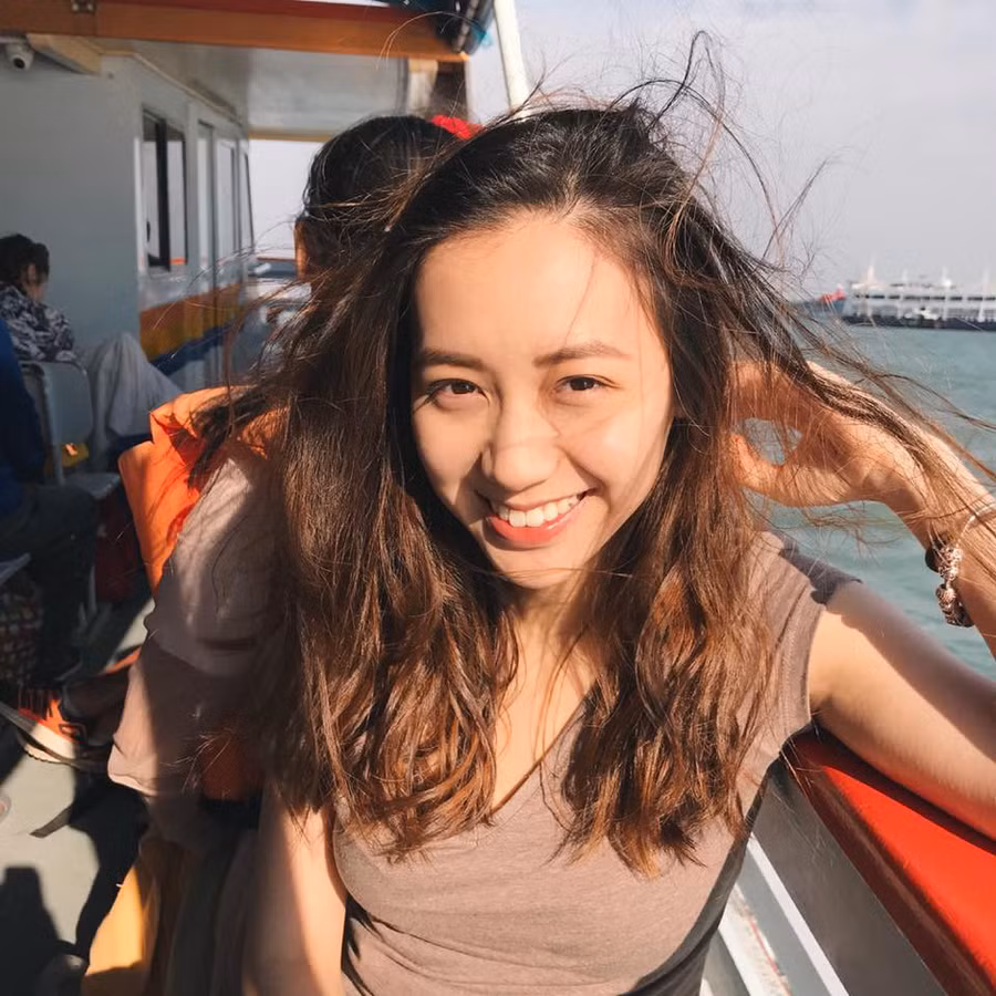Những nữ sinh từng nổi đình đám một thời bây giờ ra sao? - Ảnh 17. Những nữ sinh từng nổi đình đám một thời bây giờ ra sao? - Ảnh 17.