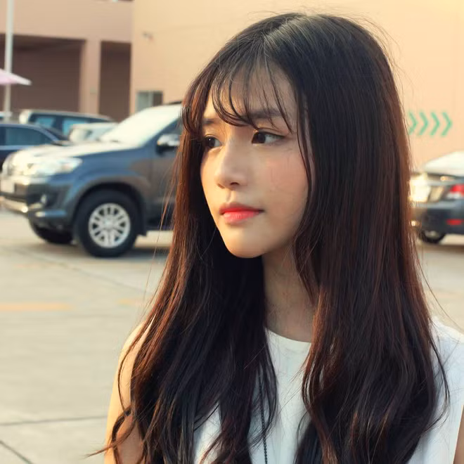 Những nữ sinh từng nổi đình đám một thời bây giờ ra sao? - Ảnh 2. Những nữ sinh từng nổi đình đám một thời bây giờ ra sao? - Ảnh 2.