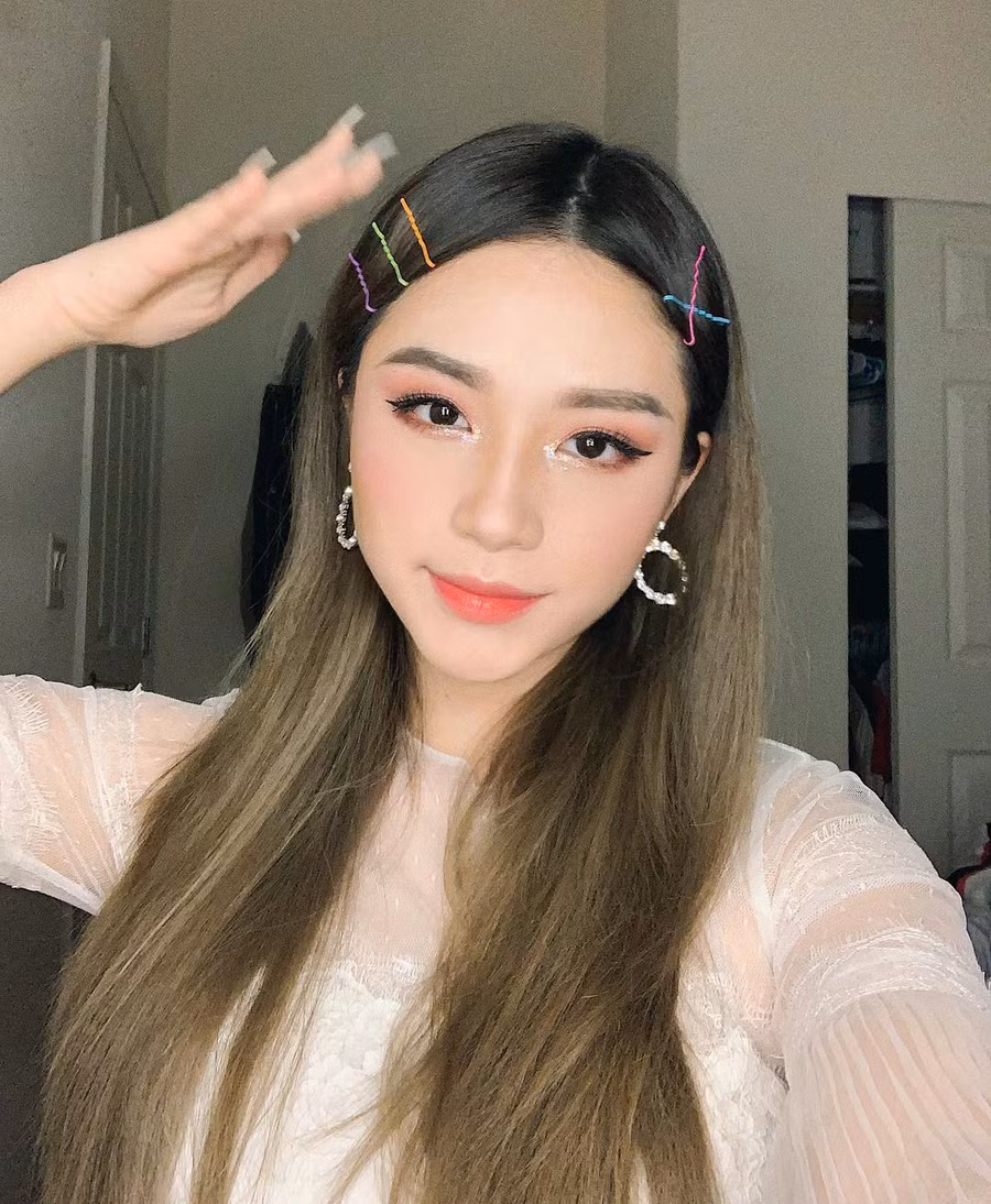 Những nữ sinh từng nổi đình đám một thời bây giờ ra sao? - Ảnh 3. Những nữ sinh từng nổi đình đám một thời bây giờ ra sao? - Ảnh 3.