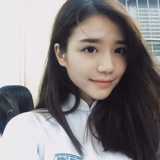 Những nữ sinh từng nổi đình đám một thời bây giờ ra sao? - Ảnh 2. Những nữ sinh từng nổi đình đám một thời bây giờ ra sao? - Ảnh 2.